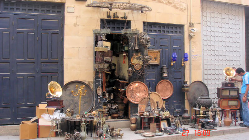 Boutique dans le fameux marche de Khan El Khalili ...