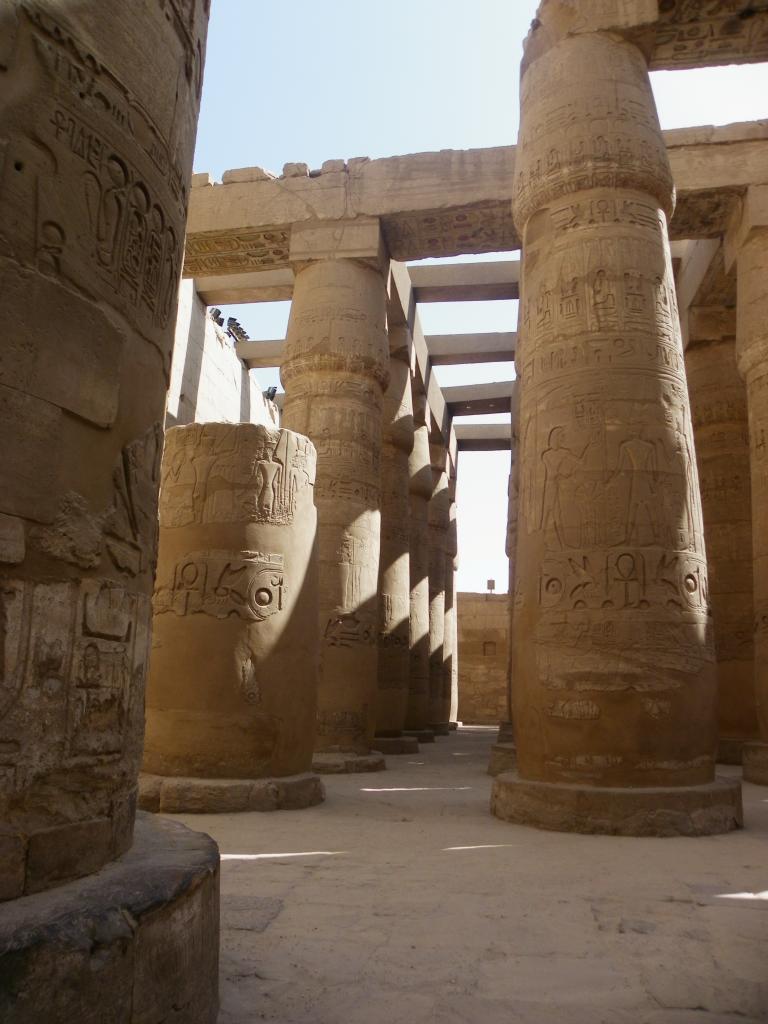 La salle de colonnes du temple de karnak