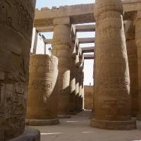 La salle de colonnes du temple de karnak