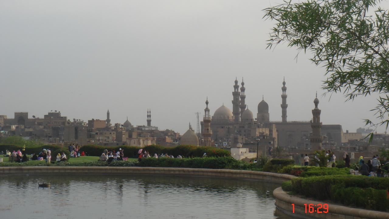 Le Parc d' Al Azhar et vue sur le Caire islamique