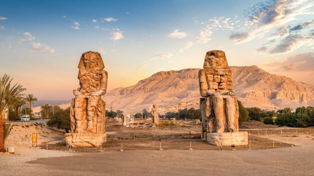 Colosses de Memnon : Les Gardiens de la Rive Ouest