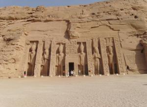 le-temple-d-abou-simbel-5.jpg