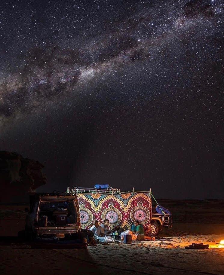 Nuit dersert blanc bivouac etoile